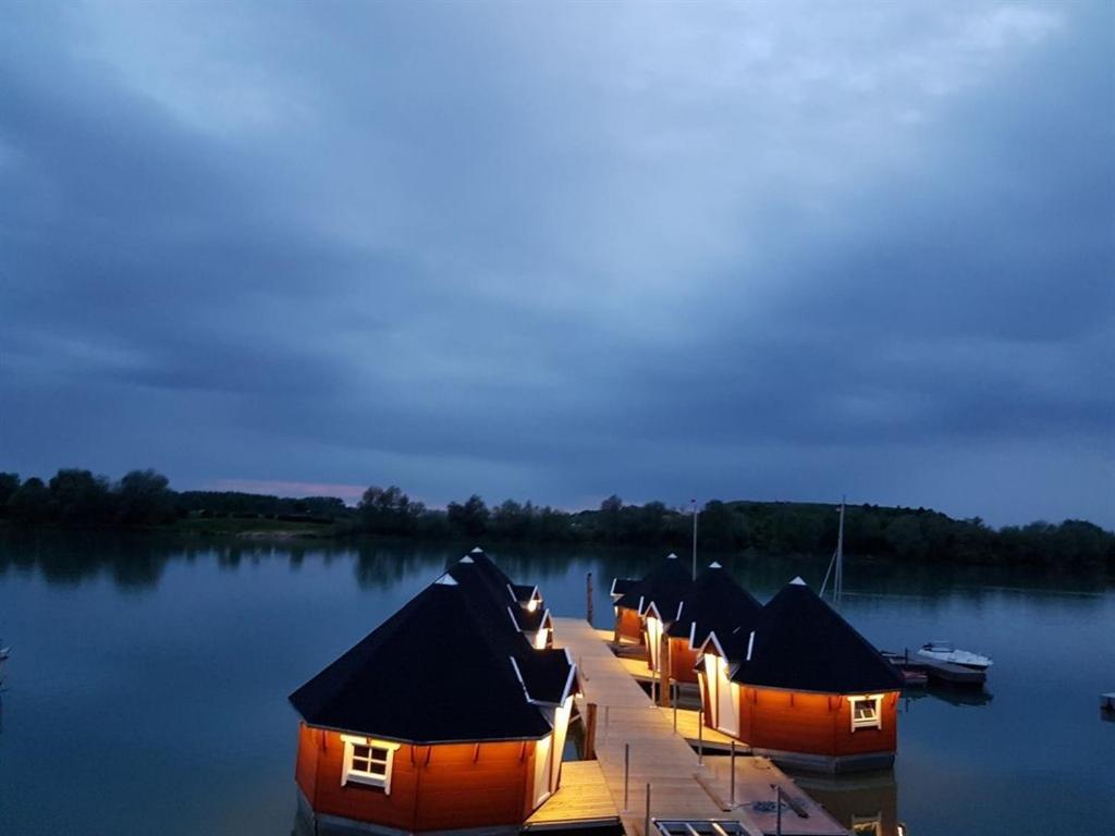 Maritime Freizeit Camp "Mfc" Erfurter Seen Eksteriør billede